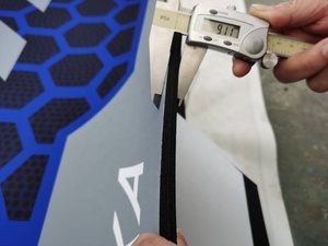 Tapis de moto 78,7 x 29,5 pouces, tapis de sol de garage lavable, antidérapant, absorbant l'huile, avec support en caoutchouc, antimicrobien, rembourré, anti-taches - Product Image 4