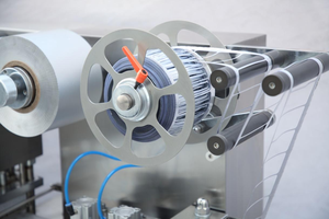 Équipement d'emballage sous blister automatique à haut rendement, machine de formage et de scellage pour divers petits produits - Product Image 2