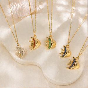 Yunnique – collier avec pendentif poisson plaqué or pour femmes, avec incrustation de zircon, chaîne de clavicule en acier inoxydable, pour cadeau, tenue de loisirs - Product Image 1