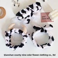 Serre-tête en peluche super mignon pour femme, style coréen, avec nœud papillon 3D et motif vache, populaire sur internet, pour mariage et maquillage