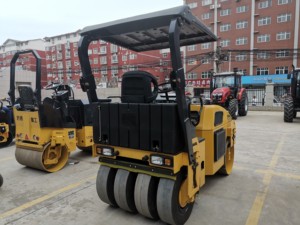 รถบดถนนแบบสั่นสะเทือนสองลูกกลิ้ง รุ่น LTC203P ยี่ห้อ Mini Road Machine สำหรับขาย - Product Image 6
