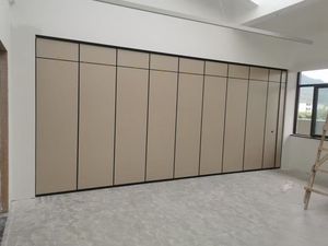 Parete Divisoria Mobile Insonorizzata con Telaio in Alluminio - Pannello Acustico in Gesso per Sale Riunioni e Uffici - Product Image 4