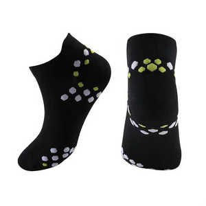 Calcetines de presión de masaje de pies personalizados Reflexología Masaje de pies Soporte Tobillo Puntos 3D Compresión Calcetines cortos deportivos - Product Image 1
