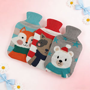 Housse de bouteille d'eau chaude en tricot coloré avec logo personnalisé, pour soulager les douleurs menstruelles et garder les pieds au chaud en hiver - Product Image 1