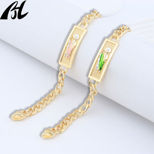 طقم أساور ذهبية L-700 بتصميم شخصيات دينية، ميدالية القديس مع رداء أخضر/وردي وهالة، مجوهرات كلاسيكية تعكس الإيمان - Product Image 1