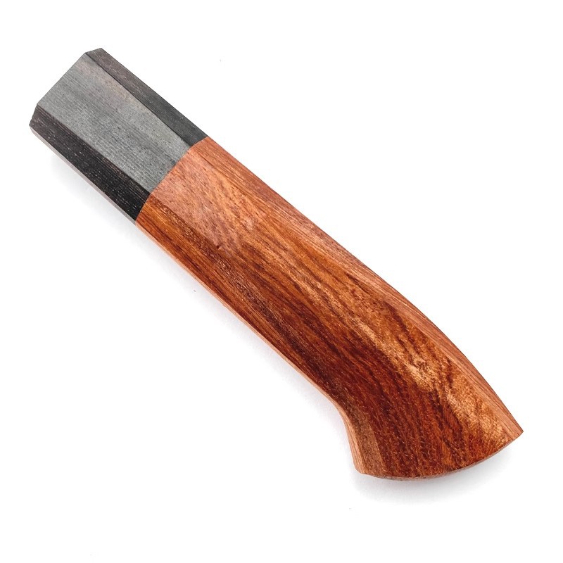 ไม้จันทน์สีเลือด