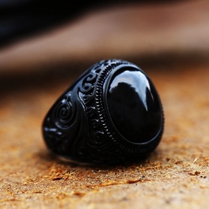 Bague Chevalière Vintage en Acier Inoxydable 316 avec Onyx Noir pour Homme, Finition Antique, Gravure Filigrane, Style Punk Audacieux et Sombre - Product Image 5