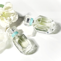Nouveau design de bouteille d'huile essentielle transparente de luxe bouteilles de diffuseur de voiture contenant cosmétique 30ml 50ml bouteille de parfum vide vente en gros