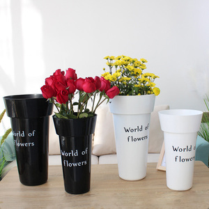 Maceta decorativa de alta calidad <span class=keywords><strong>para</strong></span> flores cortadas, Cubo de flores de plástico blanco y negro <span class=keywords><strong>para</strong></span> decoración del hogar - Product Image 1