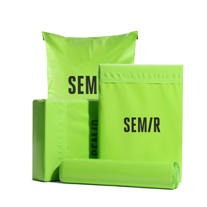 Enveloppes à bulles en polyéthylène imperméables personnalisées, 120 microns, avec forte adhérence et logo personnalisé pour l'emballage de colis - Product Image 1