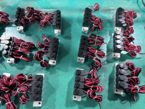 YXPC marka 0.8Mpa 1/8 inç 0.8Mpa NC 2-way 4 istasyonları alüminyum hava Solenoid manifoldu vana 12v 24v iki yönlü manifoldu vanalar - Product Image 6