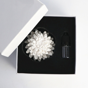 Wholesale Luxury Home Fragrance Scented Ceramic Aroma Plaster Air Freshener Handmade Porcelain Flower Essential Oil <strong>Diffuser</strong> - Product Image 4