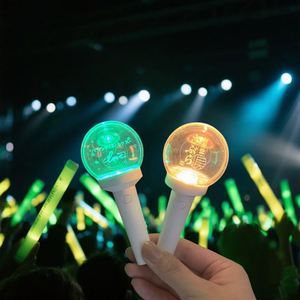 Mini bâton lumineux de concert 15 couleurs RVB, logo personnalisable, pendentif en plastique, accessoire de cheering Firewolf - Product Image 1