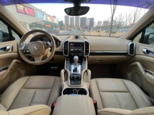 El 2014 Porsches <span class=keywords><strong>Cayenne</strong></span> 3,0 T Platinum Edition Usado Gasolina 5 plazas SUV Está Equipado con Asientos de Cuero y Techo Solar Panorámico - Product Image 4