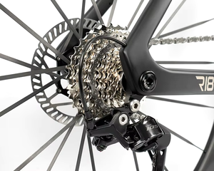 Vélo de course hybride Cyctrac R18 Sport Ed entièrement en fibre de carbone, freins à disque 700c, 24 vitesses, léger, poids net de 7,8 kg seulement - Product Image 6