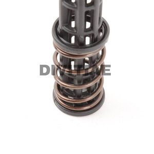 อะไหล่รถยนต์คุณภาพสูงแท้สำหรับรถยนต์ Volkswagen Audi A3 A4 A6 Q5 Golf Passat Tiguan ตัวยึดกรองน้ำมันเครื่อง 06j115679e 06j 115 <span class=keywords><strong>679</strong></span> E - Product Image 3