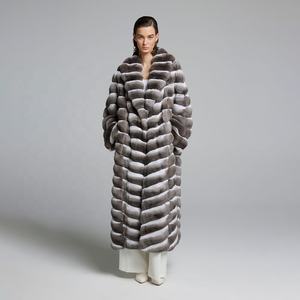 Nuevo abrigo largo de piel de chinchilla morado y azul con cuello en V, abrigo de piel vintage de lujo para mujer - Product Image 2