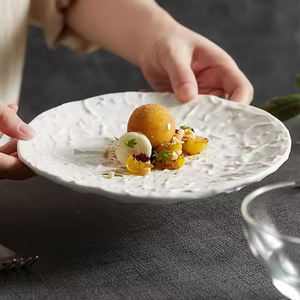 Assiette plate en porcelaine de luxe originale pour usage domestique Plat à steak occidental de style hôtelier Plat d'art en céramique pour usage domestique - Product Image 3