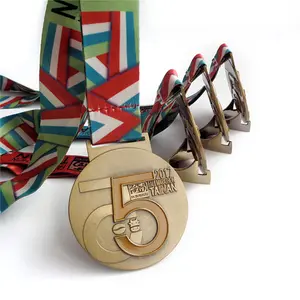 تصميم حر 15 عام مورِّد مخصص ميداليات مفرغة بطابع شخصي 3D ميدالية رياضية معدنية لسباقات الماراثون جوائز الفائز بالجري