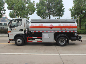Camion de distribution de <span class=keywords><strong>carburant</strong></span> Runzhixing 4x2 4300L - Châssis JAC, type FL, <span class=keywords><strong>prix</strong></span> direct usine - Product Image 4