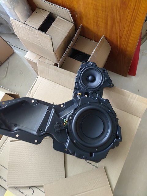 Audi A6L A7 Car Audio Dual Active Subwoofer Speakers Four Door Upgrade Kit