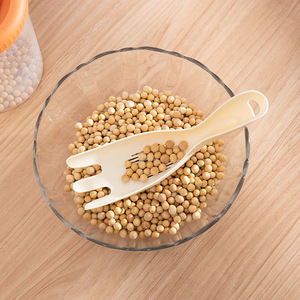 Rice Washing Spoon With Drainage Slots Portable Kitchen Utensil For Rice Cleaning And Draining White Plastic - Product Image 3