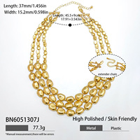 Collier superposé épais en plastique pour femme, tendance, pour soirée, chaîne à maillons plaquée argent, bijou audacieux et accessoire de mode.