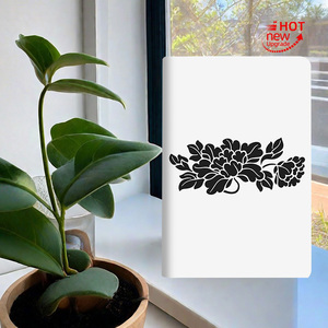 Biblia de Jesús con Diseño Personalizable, Versión de Estudio NKJV, Tamaño A33, Versión Portuguesa, Encuadernación Perfecta, Lomo Expuesto, Alambre Metálico - Product Image 3