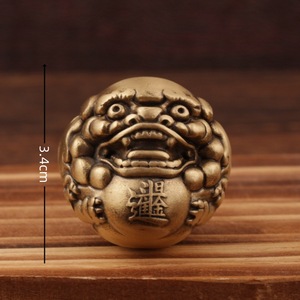 Figurita de Latón Pixiu, Par de Figuras Redondas Feng Shui, Objeto Decorativo para el Hogar, Regalo de Año Nuevo Chino, Coleccionable de Alta Calidad - Product Image 4