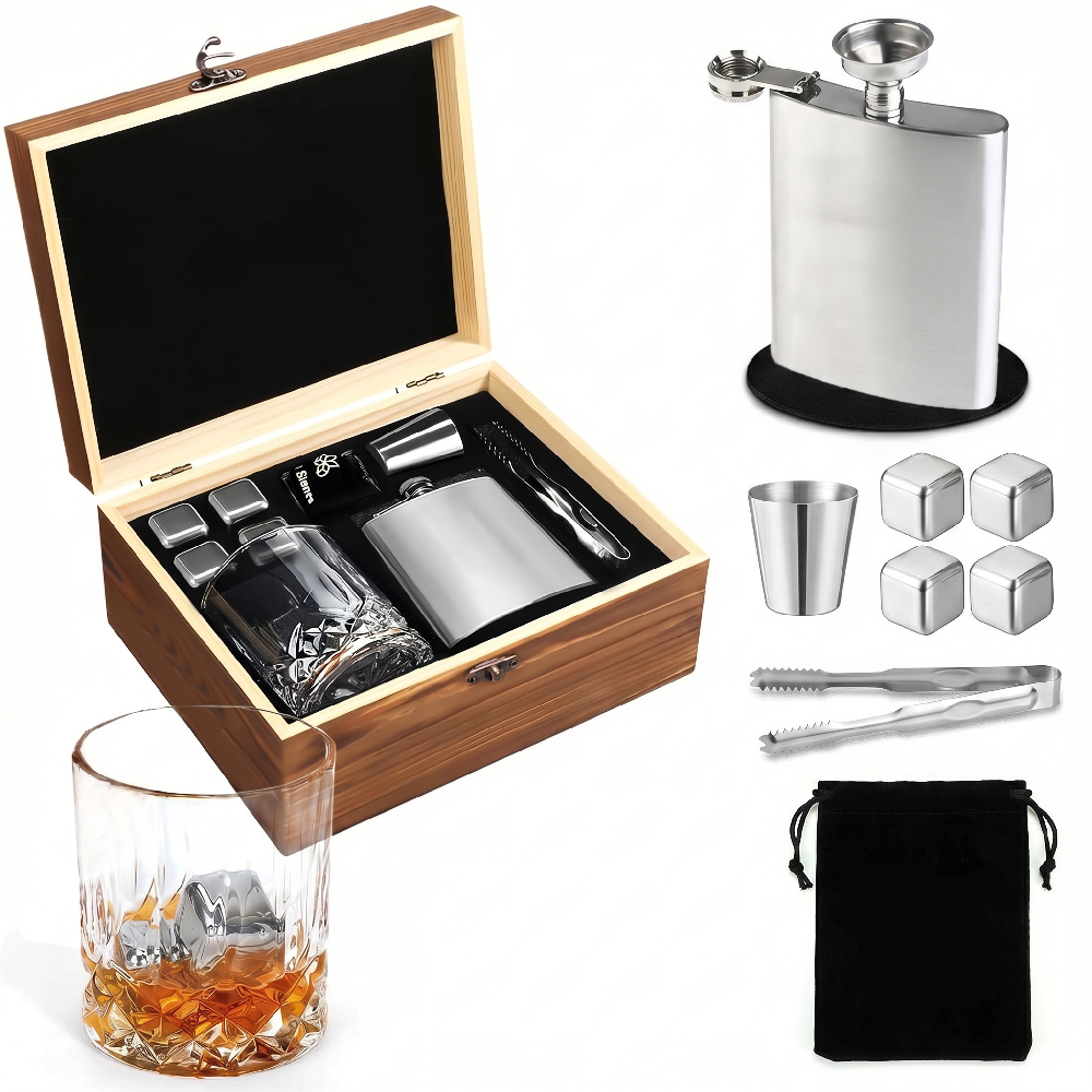 Ensemble de pierres à whisky avec petit pichet à vin et entonnoir.