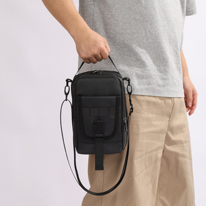 Nouveau sac à bandoulière tendance pour <span class=keywords><strong>homme</strong></span> en PU, sac de sport décontracté, mini sac bandoulière pour un style <span class=keywords><strong>streetwear</strong></span> - Product Image 2