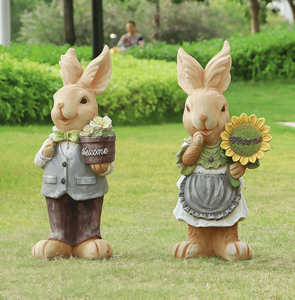 Скульптура из стекловолокна «Кролик Питер» — для украшения дома, сада, детского сада, торгового центра, на заказ, любой размер - Product Image 1