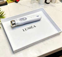 Plateau de service en acrylique élégant avec logo personnalisé pour la maison, la salle de bain, le rangement de cosmétiques et le rangement de maquillage