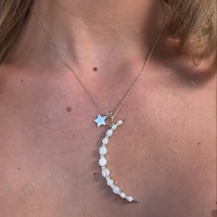 Collier Gemnel pour femme, à porter au quotidien, avec des breloques en argent opale bleu et blanc, lune et étoile