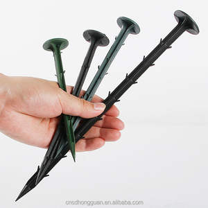 Goupilles de tente barbelées en plastique noir piquets de sol en PP tapis de mauvaises herbes agrafes de paillis d'ongles dans le jardinage - Product Image 2