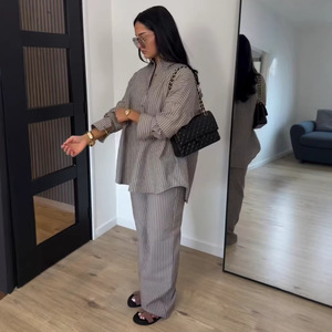 <span class=keywords><strong>Ensemble</strong></span> décontracté chemise rayée ample à manches longues et pantalon large pour femmes européennes et américaines, nouvelle collection été 2026 - Product Image 1