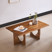 Table basse moderne et durable de style maison avec texture chaude en bois de buis naturel, élégant mobilier de salon