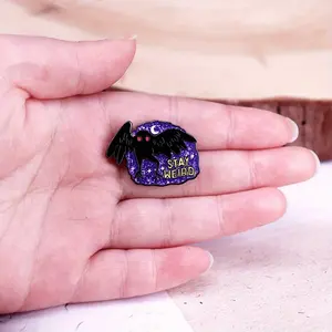 Stay Weird Terrifying Bizarre Moth Broche Sac Bijoux Accessoire Cadeau Pin - Product Image 3