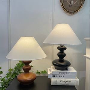 Lampe de bureau LED rétro française, bois blanc, abat-jour en tissu, haute qualité pour hôtel et restaurant, lampe de chevet - Product Image 2