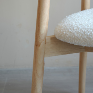 Vente en gros d'usine <span class=keywords><strong>chaise</strong></span> de salle à manger rembourrée <span class=keywords><strong>blanche</strong></span> en <span class=keywords><strong>bois</strong></span> massif au design moderne <span class=keywords><strong>scandinave</strong></span> <span class=keywords><strong>chaise</strong></span> d'extérieur <span class=keywords><strong>chaise</strong></span> de salon - Product Image 6