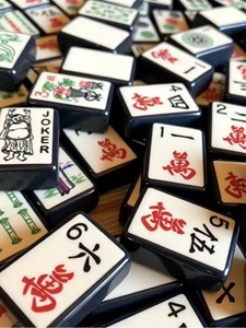 Nuevas fichas <span class=keywords><strong>de</strong></span> Mahjong <span class=keywords><strong>de</strong></span> Halloween, 160 piezas, juego <span class=keywords><strong>de</strong></span> Mahjong plegable <span class=keywords><strong>de</strong></span> lujo con diseño <span class=keywords><strong>de</strong></span> serpiente, vampiro y fantasma para mesas <span class=keywords><strong>de</strong></span> juego - Product Image 4