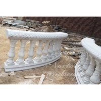 Vente en gros à prix réduit : Designs de garde-corps d'escalier en marbre de luxe, personnalisés, pour usage extérieur, résidentiel, jardin et villa, avec sculptures de plantes et statues
