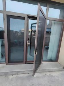 Pintu warisan teras Prancis Flush opsional Swing pintu engsel eksternal Aluminium sepenuhnya mengkilap dengan pintu layar