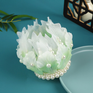 Nouvelle conception originale, accessoire pour cheveux Hanfu fait main avec un motif floral vert dégradé et un motif de fleur de lotus. - Product Image 3