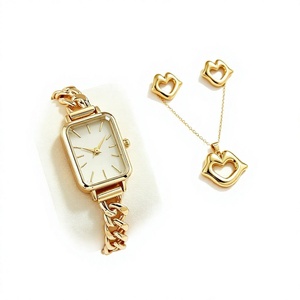 Conjunto de Joyería de Acero Inoxidable Chapado en Oro, Reloj de Cuarzo y Pendientes con Colgante de Labios para Mujer, Regalo Navideño - Product Image 3