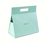 Boîte cadeau pliable sur mesure, boîte en carton rigide ODM avec poignée découpée pour l'emballage de cosmétiques et de collations