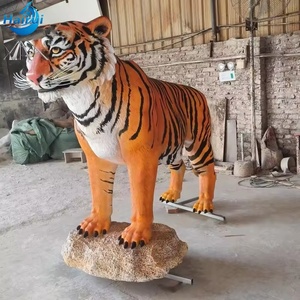 Escultura Realista de Tigre de Pie - Arte de Fibra de Vidrio Personalizado para Zoológicos y Parques Temáticos - Product Image 3