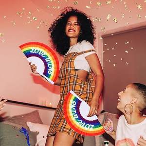 Abanico Plegable de Estilo Chino 2025, Regalo Artesanal, Abanico de Plástico con Polvo Dorado, Abanico de Mano para Baile, Bodas y Fiestas - Product Image 4