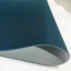 Slijtvaste PVC transportband met graspatroon - Ideaal voor steile hellingen tot 30 graden - Product Image 2