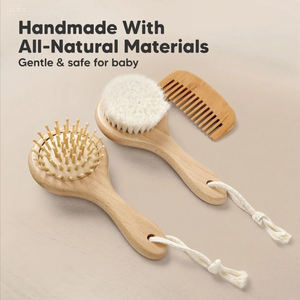 Venta al por mayor personalizado de madera de bambú <span class=keywords><strong>natural</strong></span> Sisal cerdas de pelo de cabra <span class=keywords><strong>cepillo</strong></span> de pelo de bebé y peine conjunto para recién nacido-Madera - Product Image 3